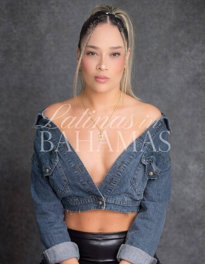 Elegant model with soft features and an unforgettable smile